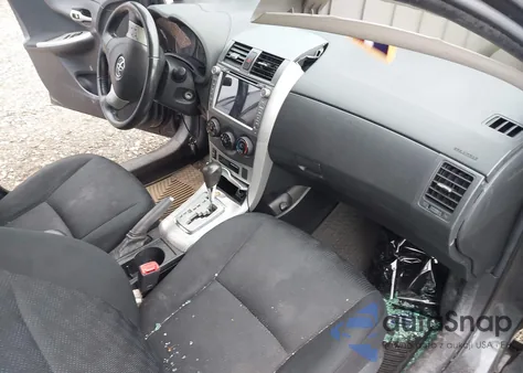 2010 Toyota Corolla S z USA, uszkodzony, nr VIN 2T1BU4EE1AC251156